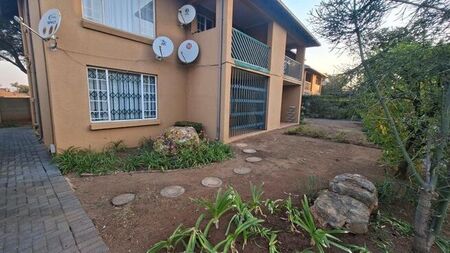 2 Bedroom apartment to rent in Moreleta Park, Pretoria