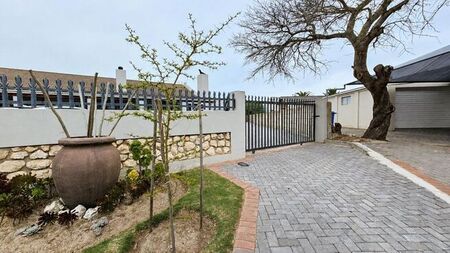 2 Bedroom apartment to rent in Middedorp, Langebaan