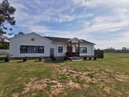 2 Bedroom smallholding to rent in Chelsea, Gqeberha