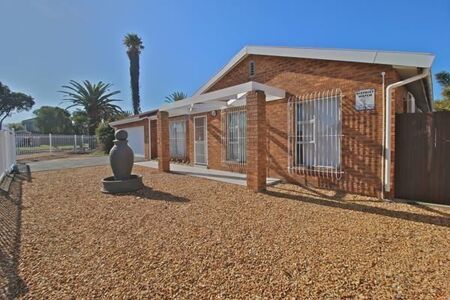 4 Bedroom House in Plattekloof Glen