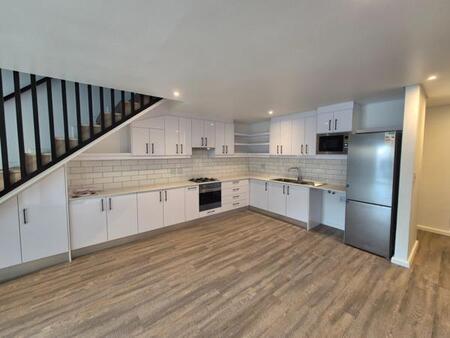 3 Bedroom Townhouse in Hout Bay Central