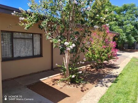 5 Bedroom House in Flora Park