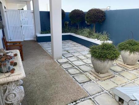 2 Bedroom Apartment in Glentana