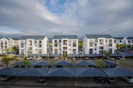 1 Bedroom Apartment in Strand Central