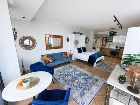 Studio Apartment in Century City