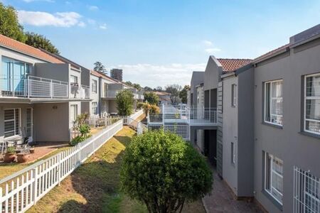 2 Bedroom Townhouse in Bedford Gardens
