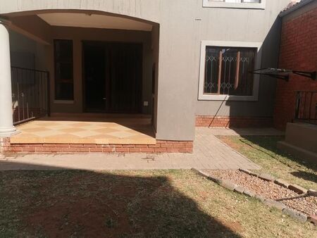 2 Bedroom apartment to rent in Little Falls, Roodepoort