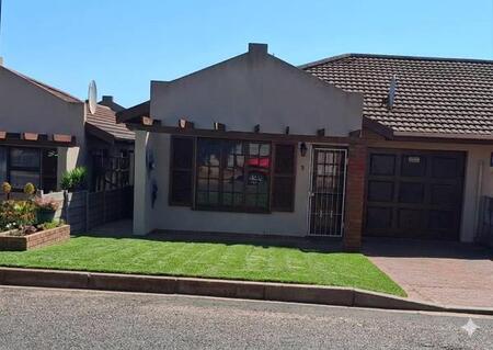2 Bedroom House in Vredenburg