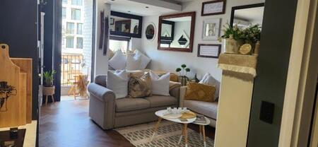 Studio apartment in Century City