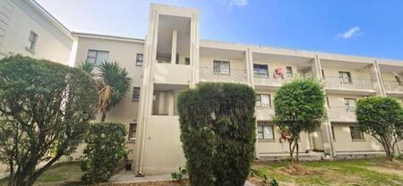 2 Bedroom Apartment in Klipkop