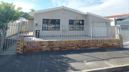 3 Bedroom House in Goodwood Central