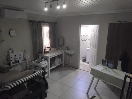 1 Bedroom Apartment in Waterfall