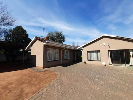 3 Bedroom House in Unitas Park