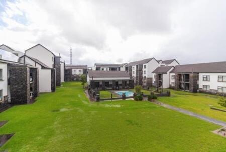 2 Bedroom Apartment in Glen Marais