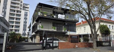 2 Bedroom apartment to rent in Claremont Upper, Cape Town