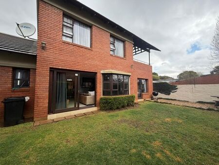 3 Bedroom townhouse - freehold to rent in Equestria, Pretoria