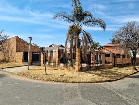 3 Bedroom house to rent in Glen Marais, Kempton Park