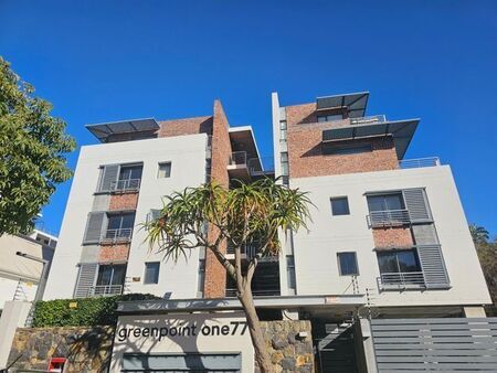 2 Bedroom apartment to rent in Green Point, Cape Town