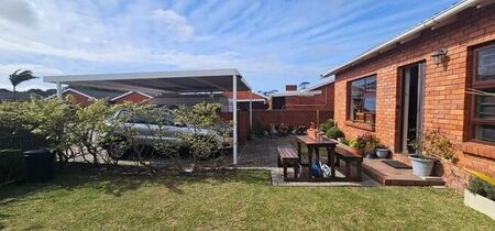 2 Bedroom townhouse - sectional to rent in Lorraine, Port Elizabeth