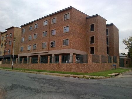 2 Bedroom townhouse - sectional to rent in Alberton North