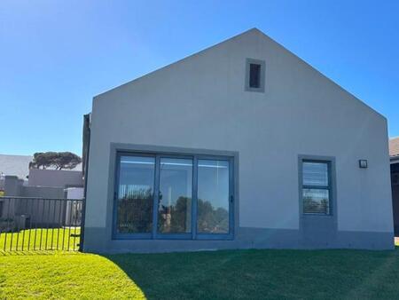 3 Bedroom Townhouse in Plattekloof