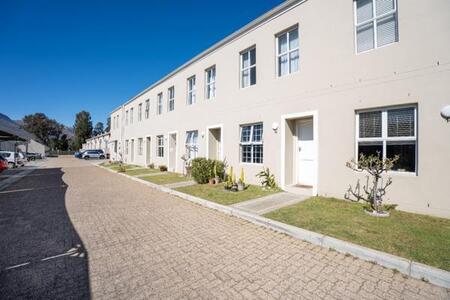2 Bedroom Apartment in Paarl South