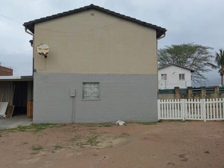 3 Bedroom Duplex in Trenance Park