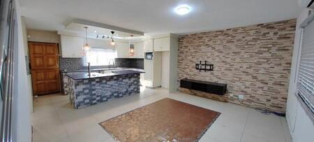 3 Bedroom Apartment in Newlands West