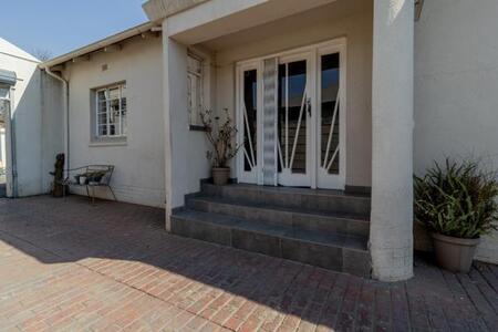 1 Bedroom Apartment in Brenthurst