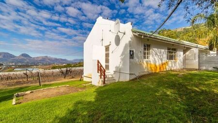 3 Bedroom semi-detached cottage to rent in Paarl North