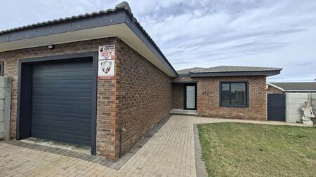 3 Bedroom duet to rent in Dana Bay, Mossel Bay