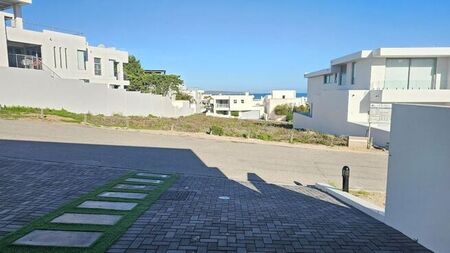 1 Bedroom bachelor to rent in Paradise Beach, Langebaan