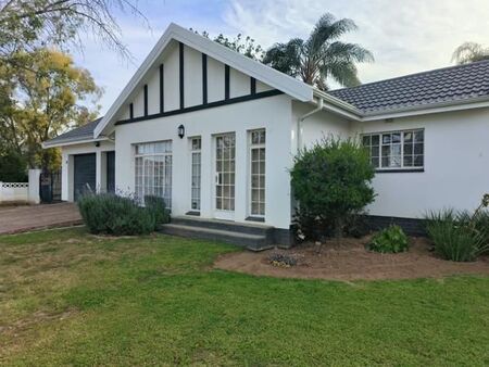 4 Bedroom House in West Bank
