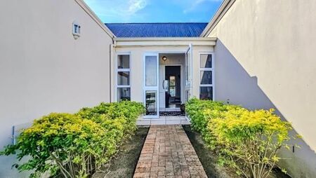 3 Bedroom House in Diemersfontein Wine and Country Estate