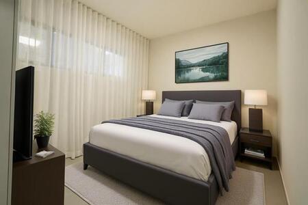 1 Bedroom Apartment in Somerset Lakes