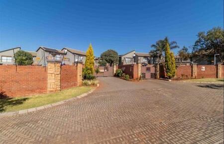 2 Bedroom Apartment in Noordheuwel