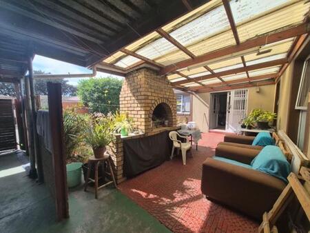 5 Bedroom House in Goodwood Central