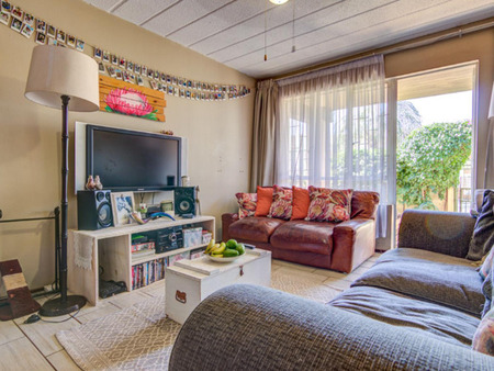 2 Bedroom Apartment in Glen Marais