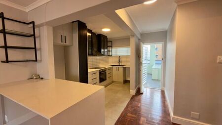 2 Bedroom apartment to rent in Three Anchor Bay, Cape Town