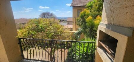 2 Bedroom duplex townhouse - sectional to rent in La Montagne, Pretoria