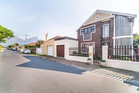 3 Bedroom house to rent in Claremont, Cape Town