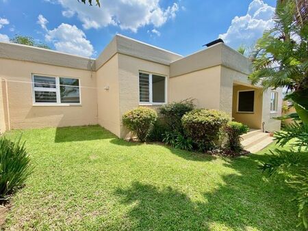 3 Bedroom townhouse - sectional to rent in North Riding, Randburg
