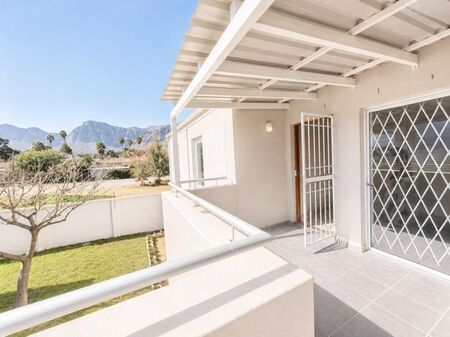 3 Bedroom apartment to rent in Paarl East