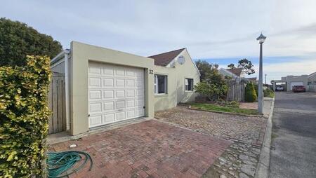 3 Bedroom Townhouse in Franskraal
