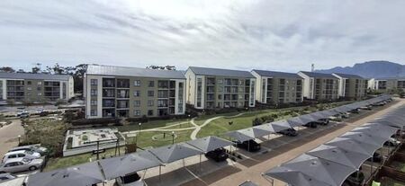 1 Bedroom Apartment in Gordons Bay Central