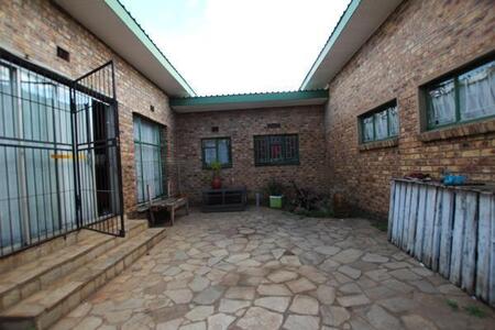 3 Bedroom House in Lydenburg (Mashishing)