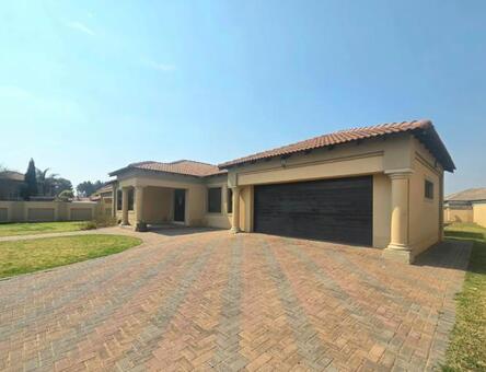 4 Bedroom House in Vanderbijlpark Se8