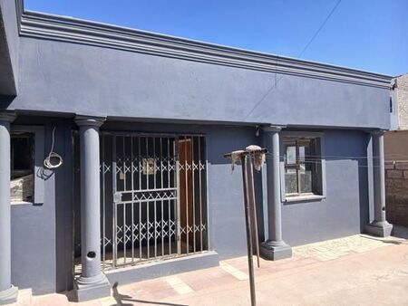 Bachelor apartment in Protea Glen