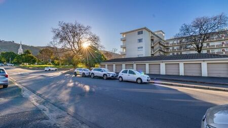 2 Bedroom apartment to rent in Paarl Central