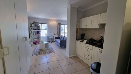 1 Bedroom apartment to rent in Rondebosch, Cape Town